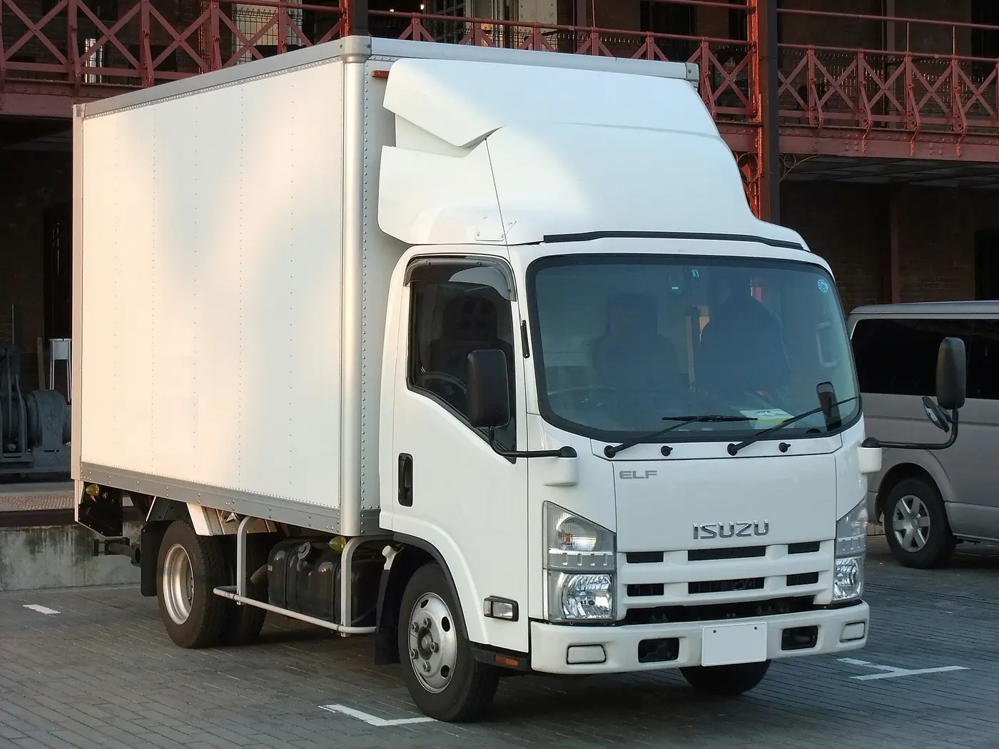 Isuzu NLR กระบะตู้ทึบ ปี 2019 4 ล้อ เครื่องดี