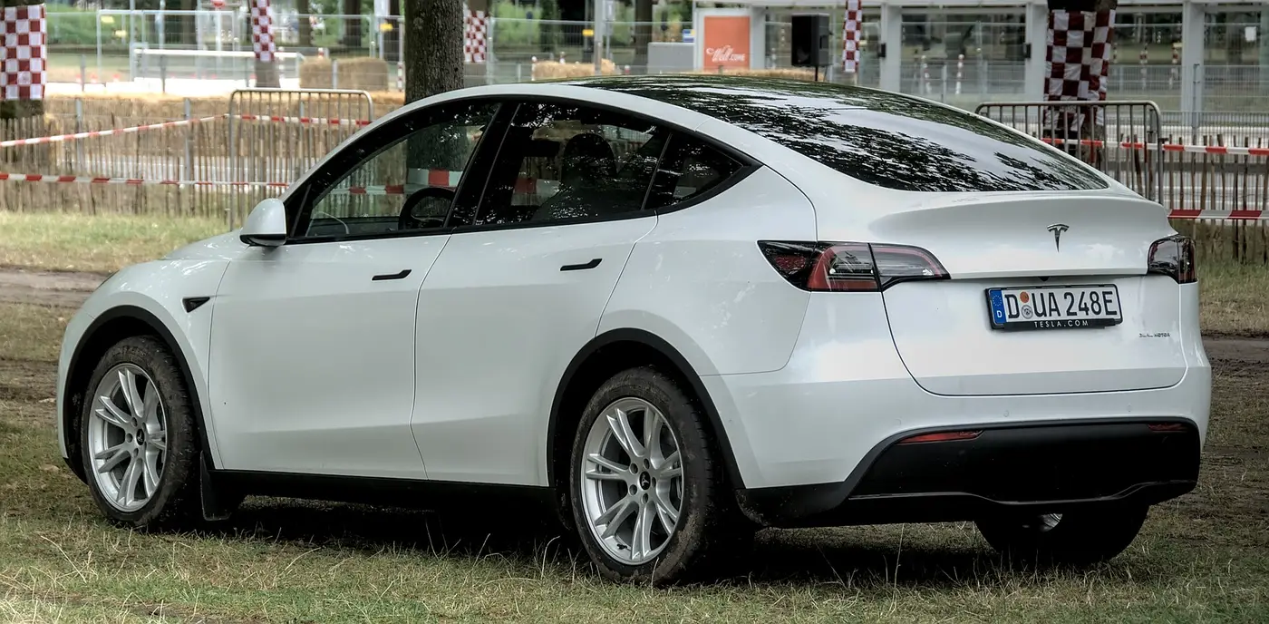 Tesla Model 3 RWD ปี 2022 Autopilot ไมล์น้อย
